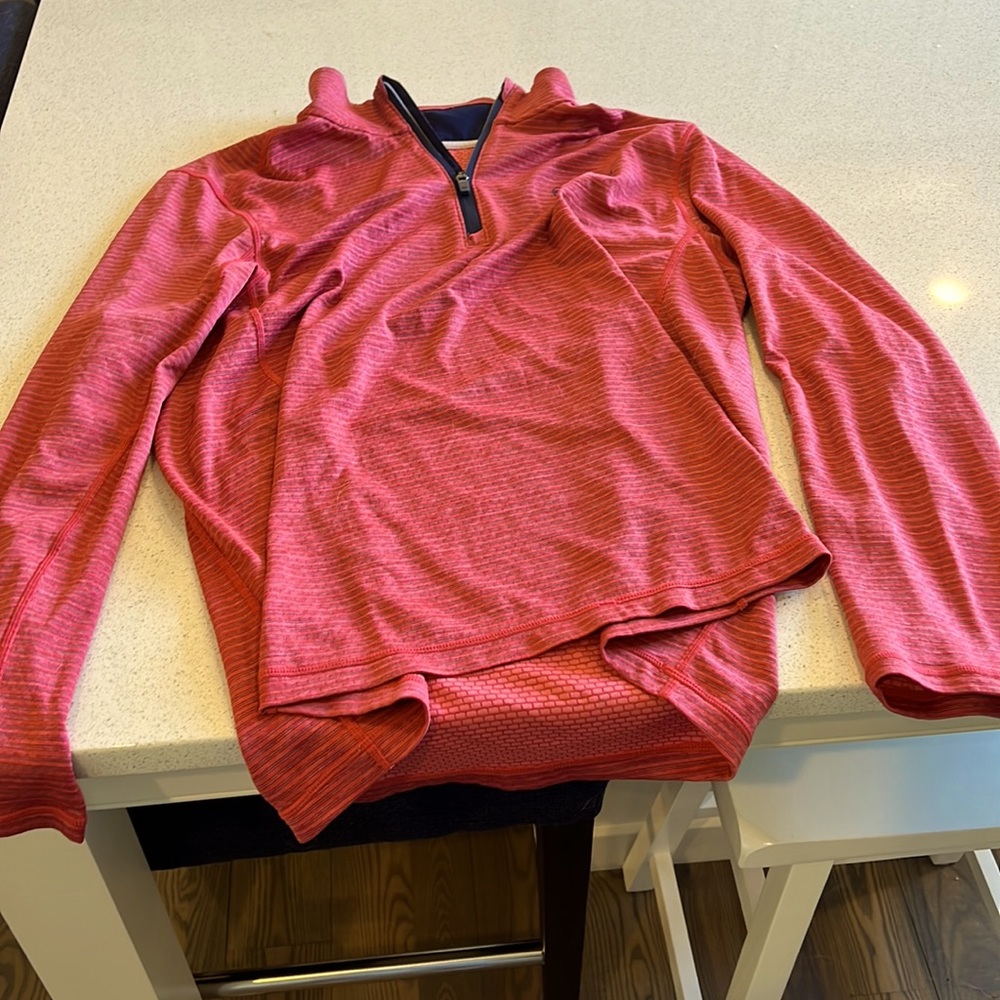 Vineyard vines performance size large Nantucket